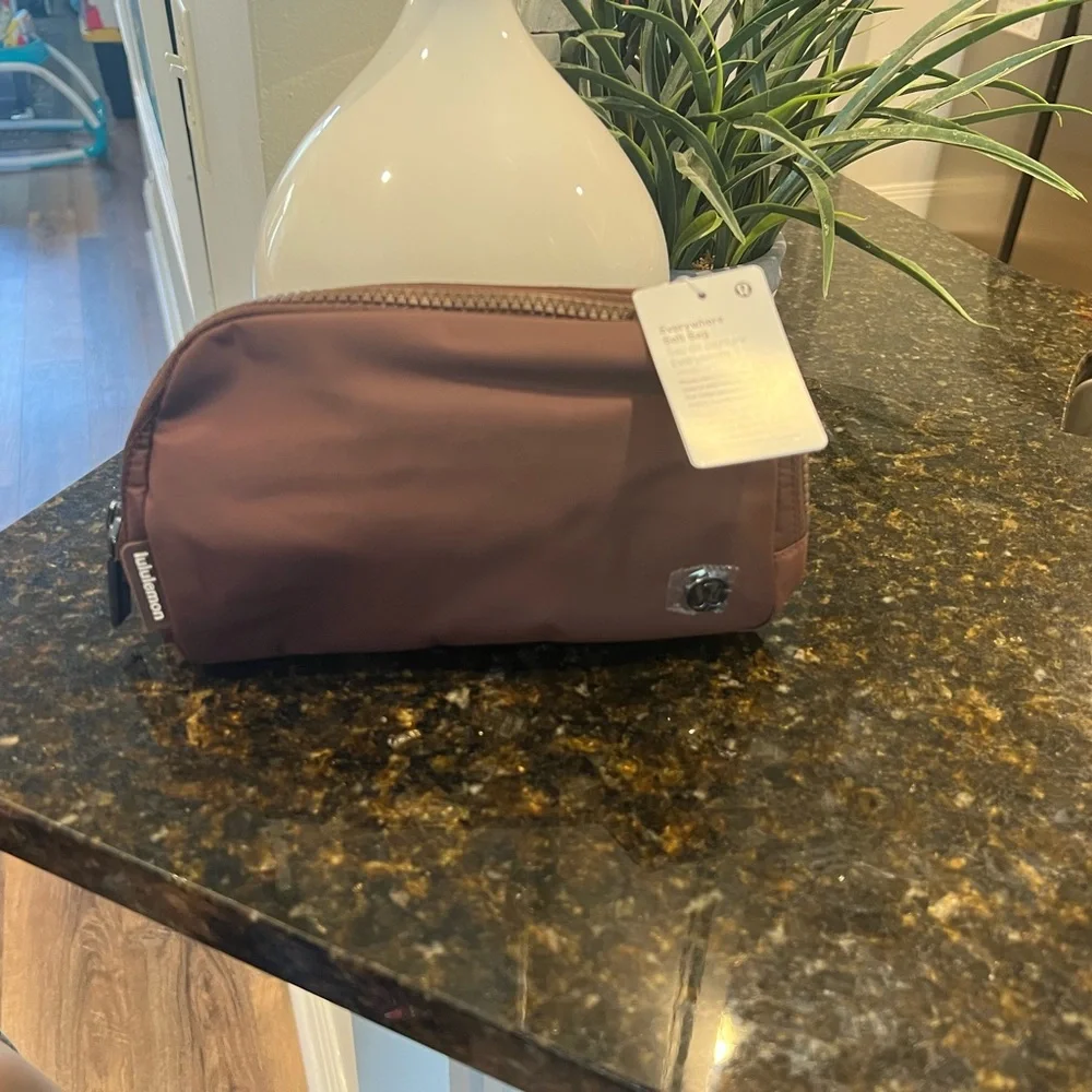 Brand New LuLuLemon Java Everywhere Belt Bag - Picture 3 of 8